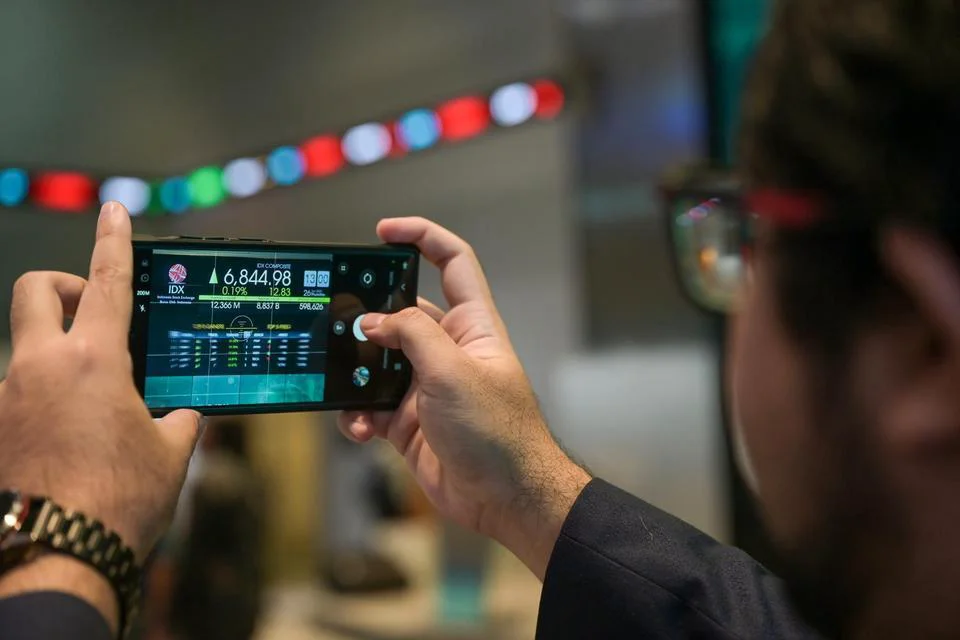 Dari Minus 2% ke Plus 0,67%, IHSG Berbalik Arah